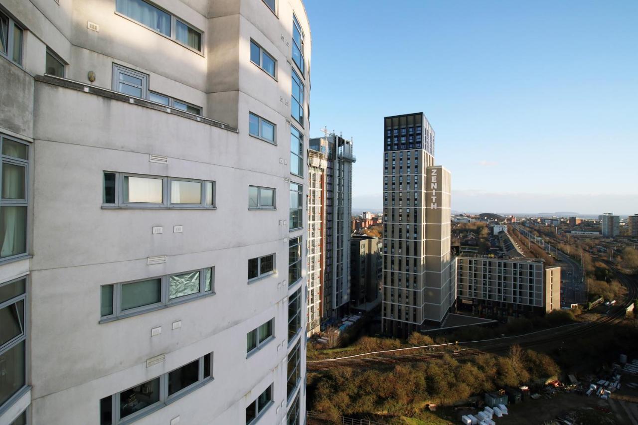 The Skyline - Luxury City Centre Flat With Designated Parking Cardiff Ngoại thất bức ảnh