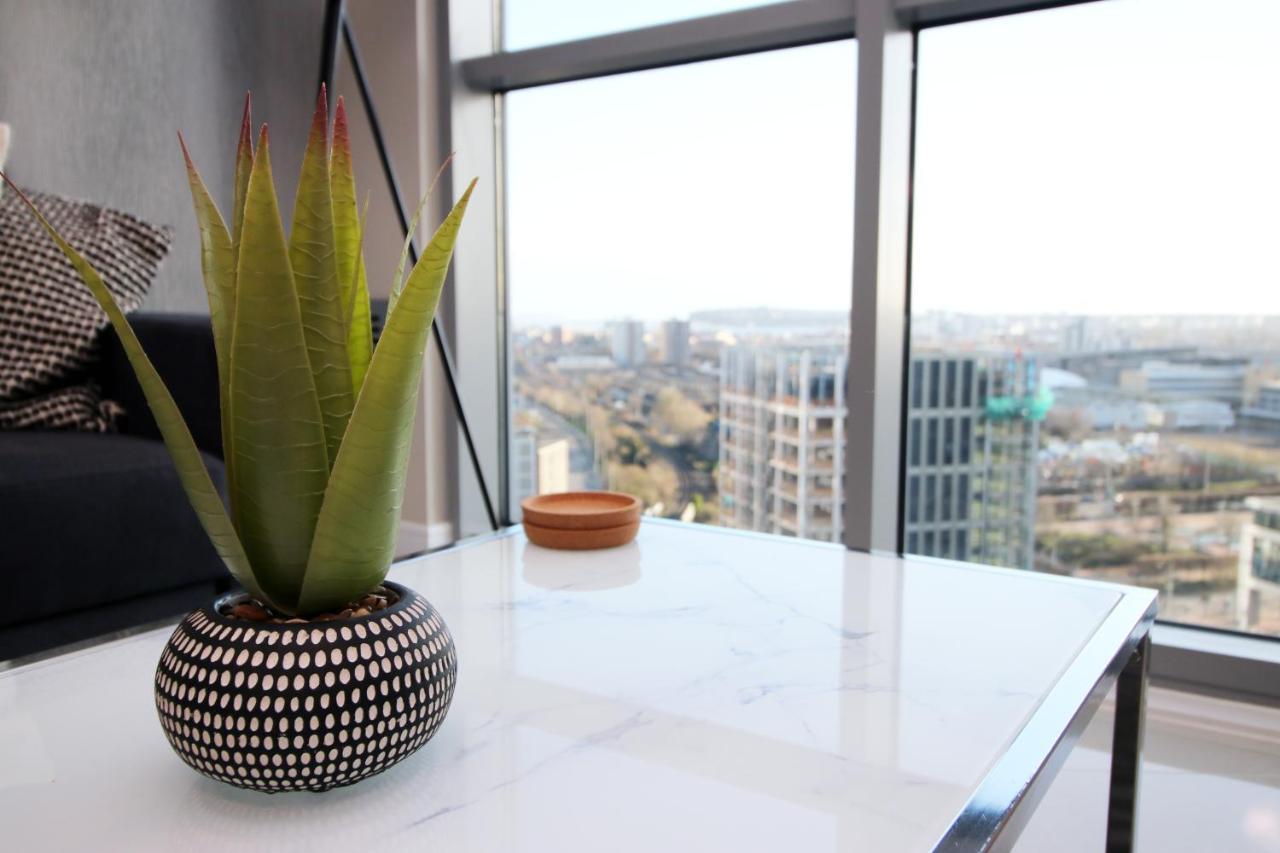 The Skyline - Luxury City Centre Flat With Designated Parking Cardiff Ngoại thất bức ảnh