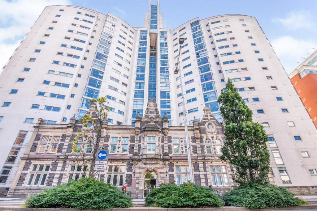 The Skyline - Luxury City Centre Flat With Designated Parking Cardiff Ngoại thất bức ảnh